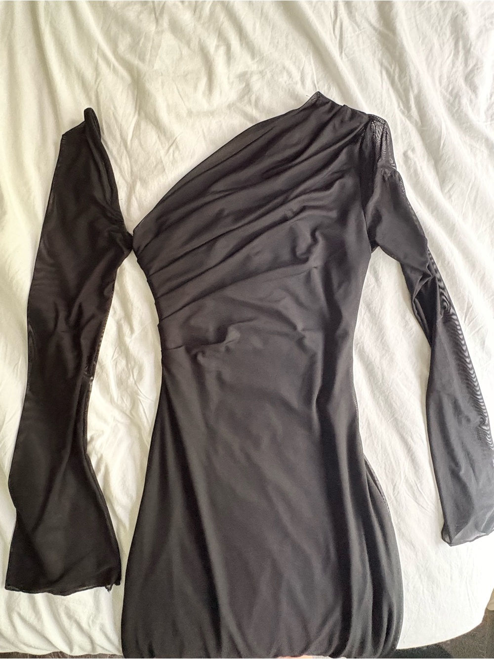 Black One-Shoulder Long-Sleeve Dress